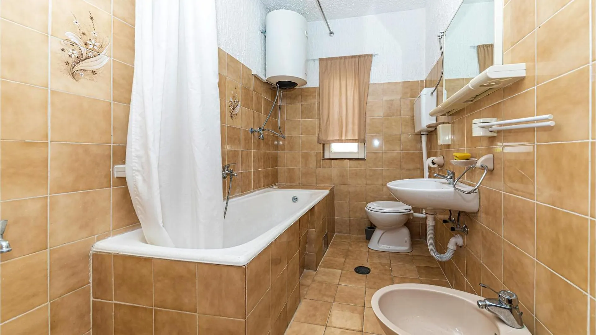 2 Bedroom Nice Apartment In Kastel Stari