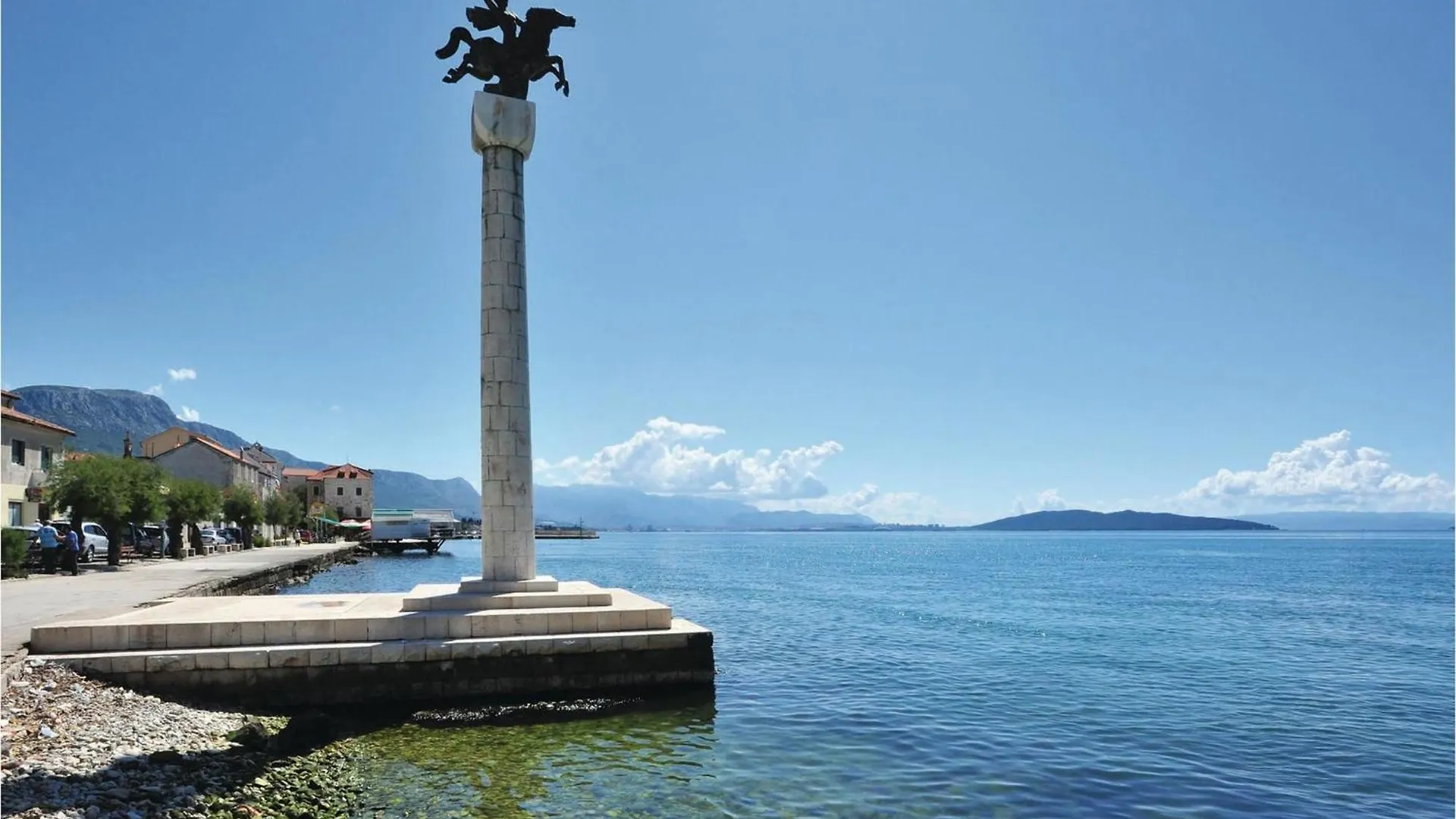 2 Bedroom Nice Apartment In Kastel Stari