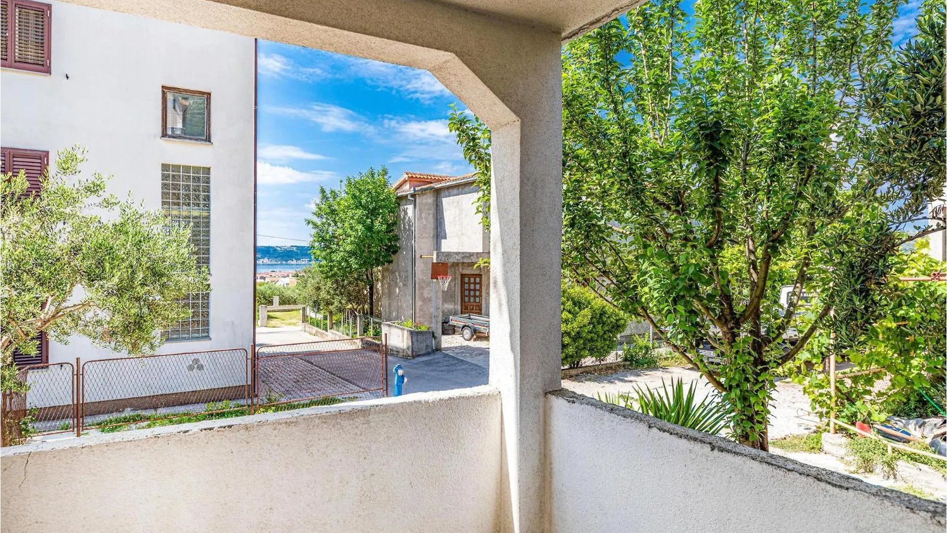 2 Bedroom Nice Apartment In Kastel Stari